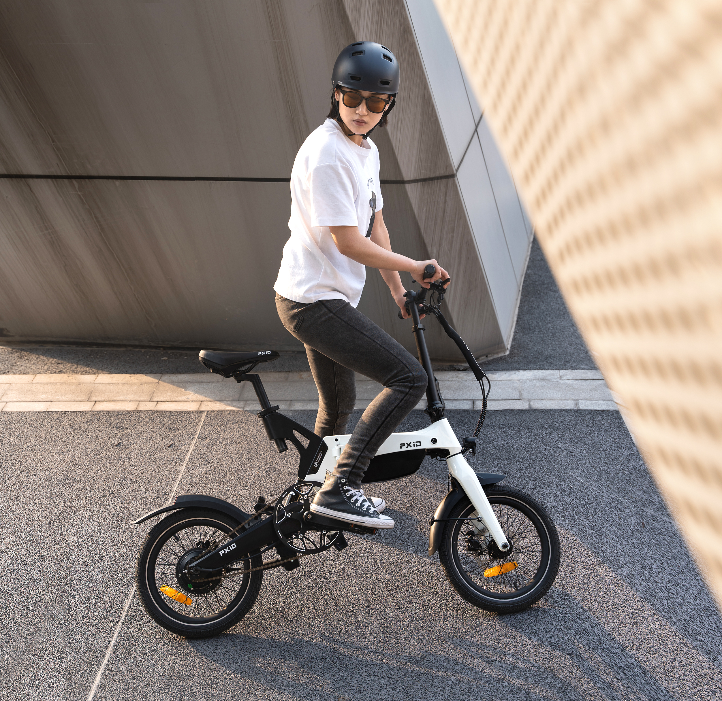 主营:电助力自行车,电动滑板车.