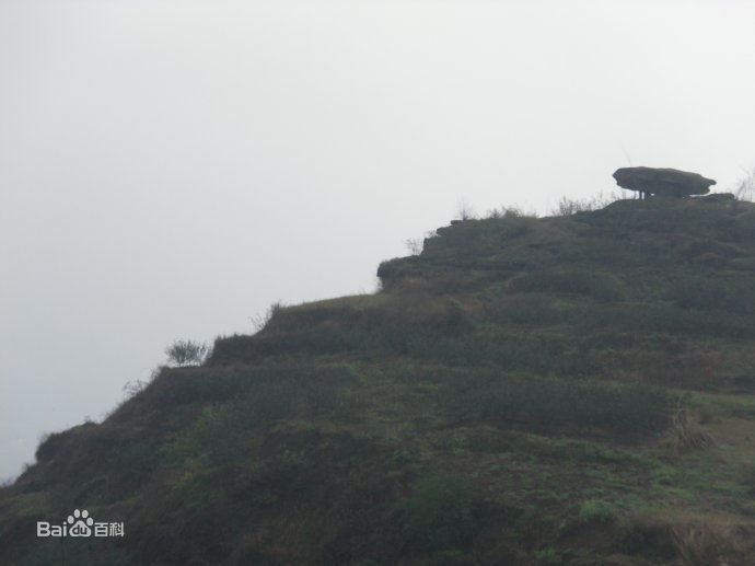 p data-id="gn7lyiwew0">"凉伞云遮",清代璧山八景之一.