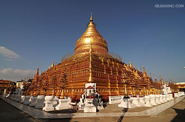 金庙">金庙 /a>位于 a target="_blank" href="/item/印度/12190""