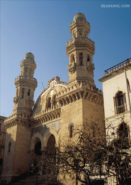  p>阿尔及利亚首都阿尔及尔(algiers),位于阿尔及利亚北部,南靠雄伟的