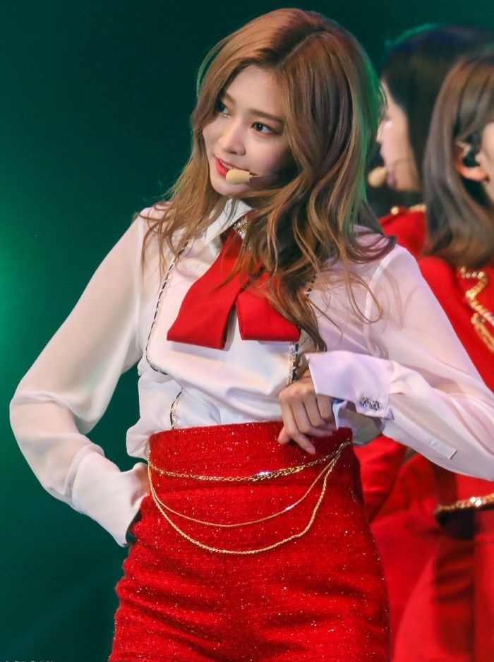  p>金珉周(         /kim min ju),2001年