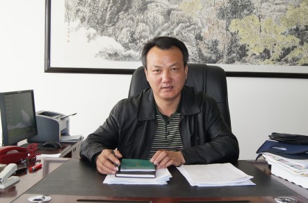 年11月出生, 甘肃 a target="_blank" href="/item/靖远">靖远 /a>人