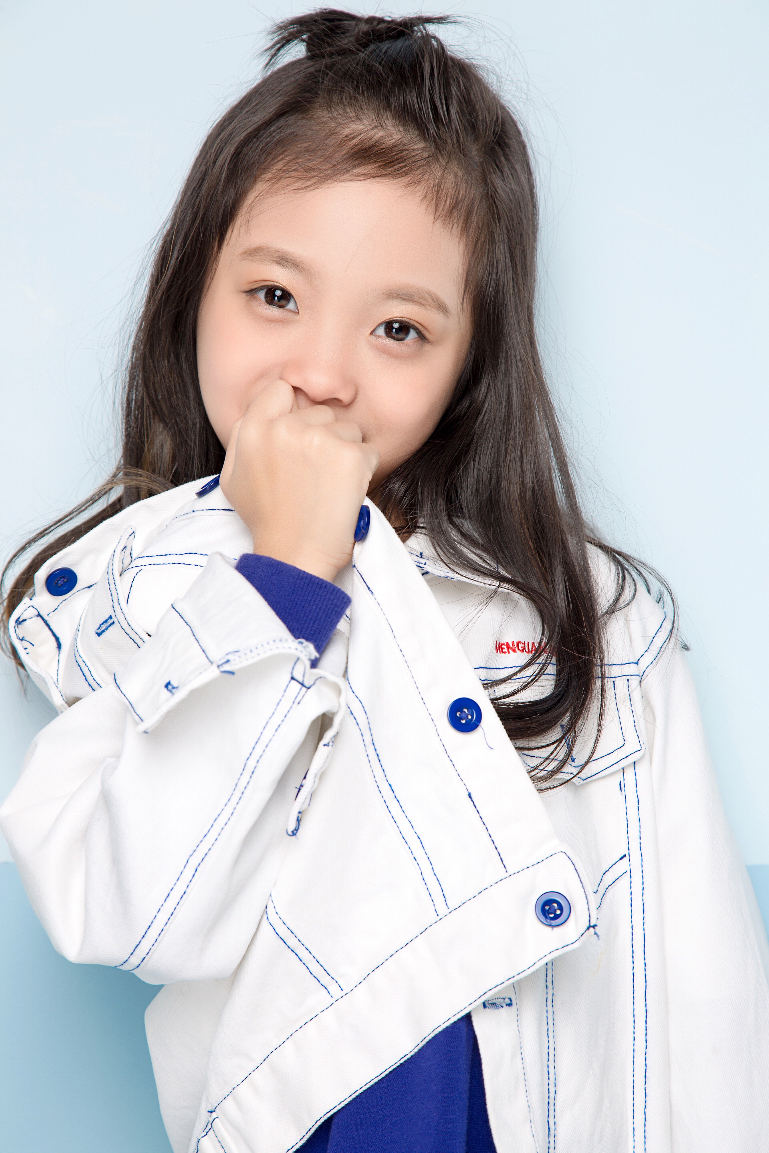  p>李依宸,2011年2月21日出生于陕西省西安市,中国女演员,模特.