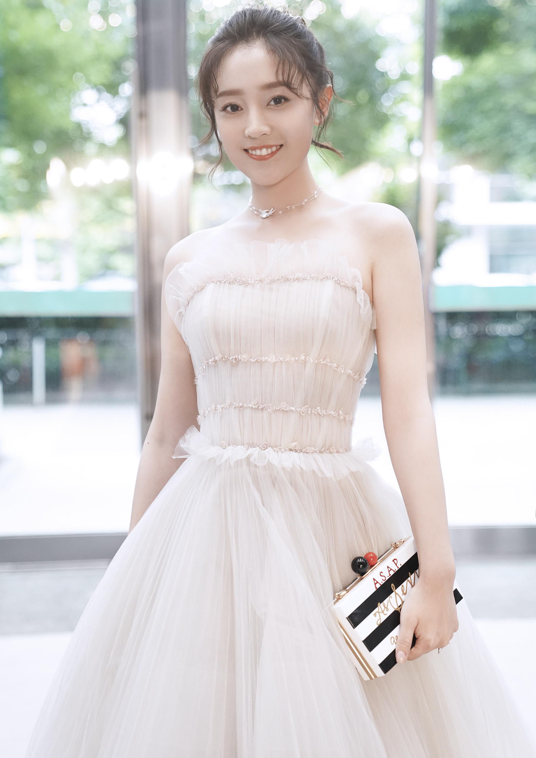 id="gnx2qpxkjc">何花,5月19日出生于湖北省十堰市,中国内地女演员