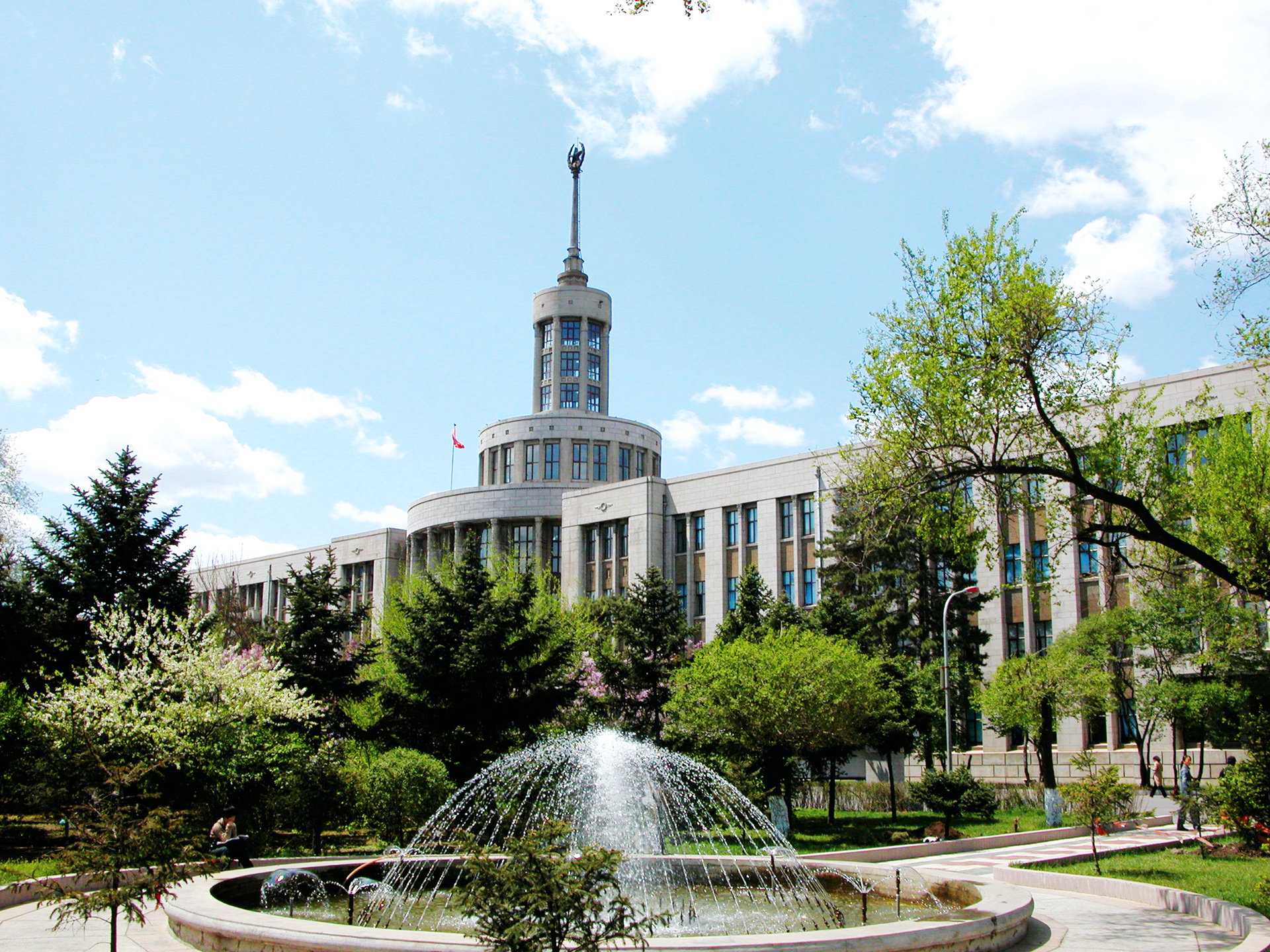 黑龙江中医药大学