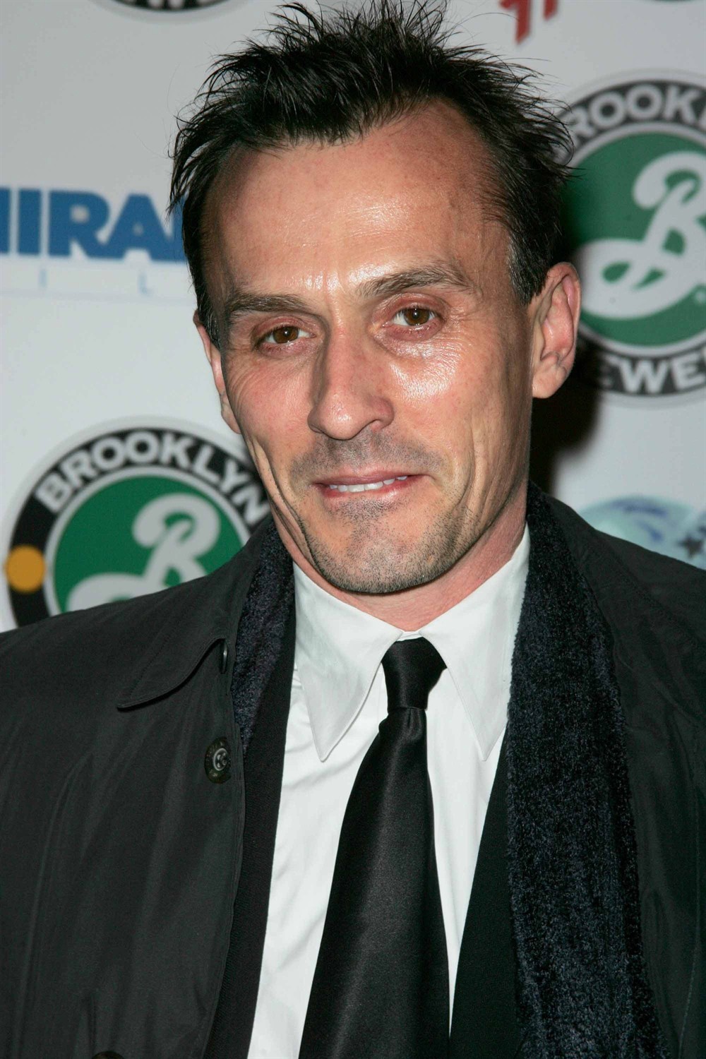  p>罗伯特·克耐普( i>robert knepper /i>),1959年7月8日生于俄亥俄