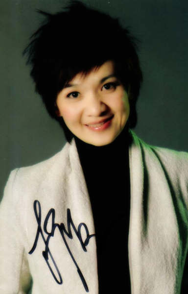  p>柯以敏(mindy quah),1972年3月30日出生于马来西亚槟城,马来西亚