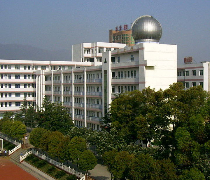 湖北荆门外语学校