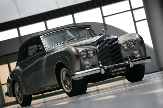 劳斯莱斯银云三型