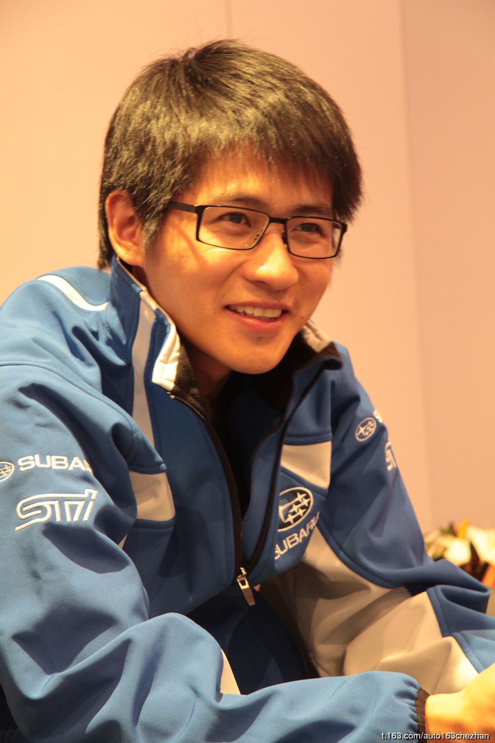 像少年啦飞驰">像少年啦飞驰 /a>》是当代作家韩寒所写的一本长篇小说