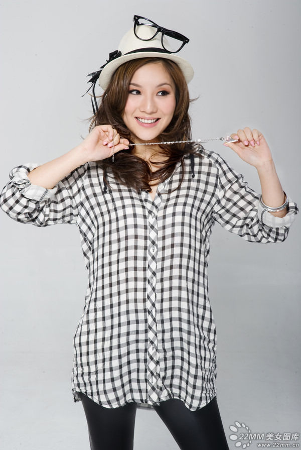  p>史林子,1987年04月19日出生,贵州贵阳人,中国娱乐主播,演员.