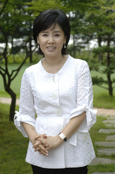  p>鲜于银淑,1958年12月24日出生,韩国女演员.