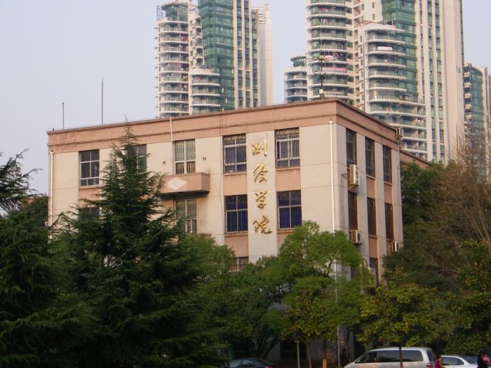 武汉大学测绘学院