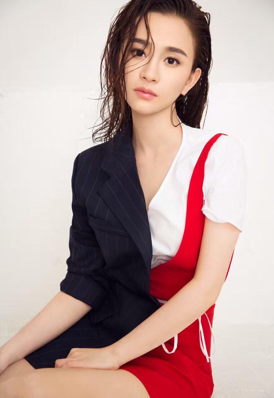 陈昱霖,原名陈梦琳,1988年8月10日出生于湖北省荆门市,中国内地女演员