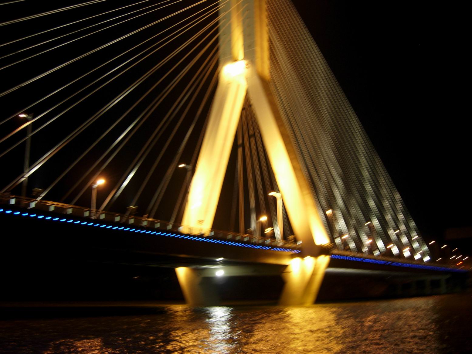  p>丽水江滨公园( a href="#" data-lemmaid="2357371">防洪堤 /a>)