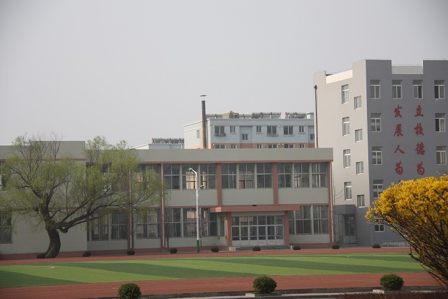 东港市第一中学