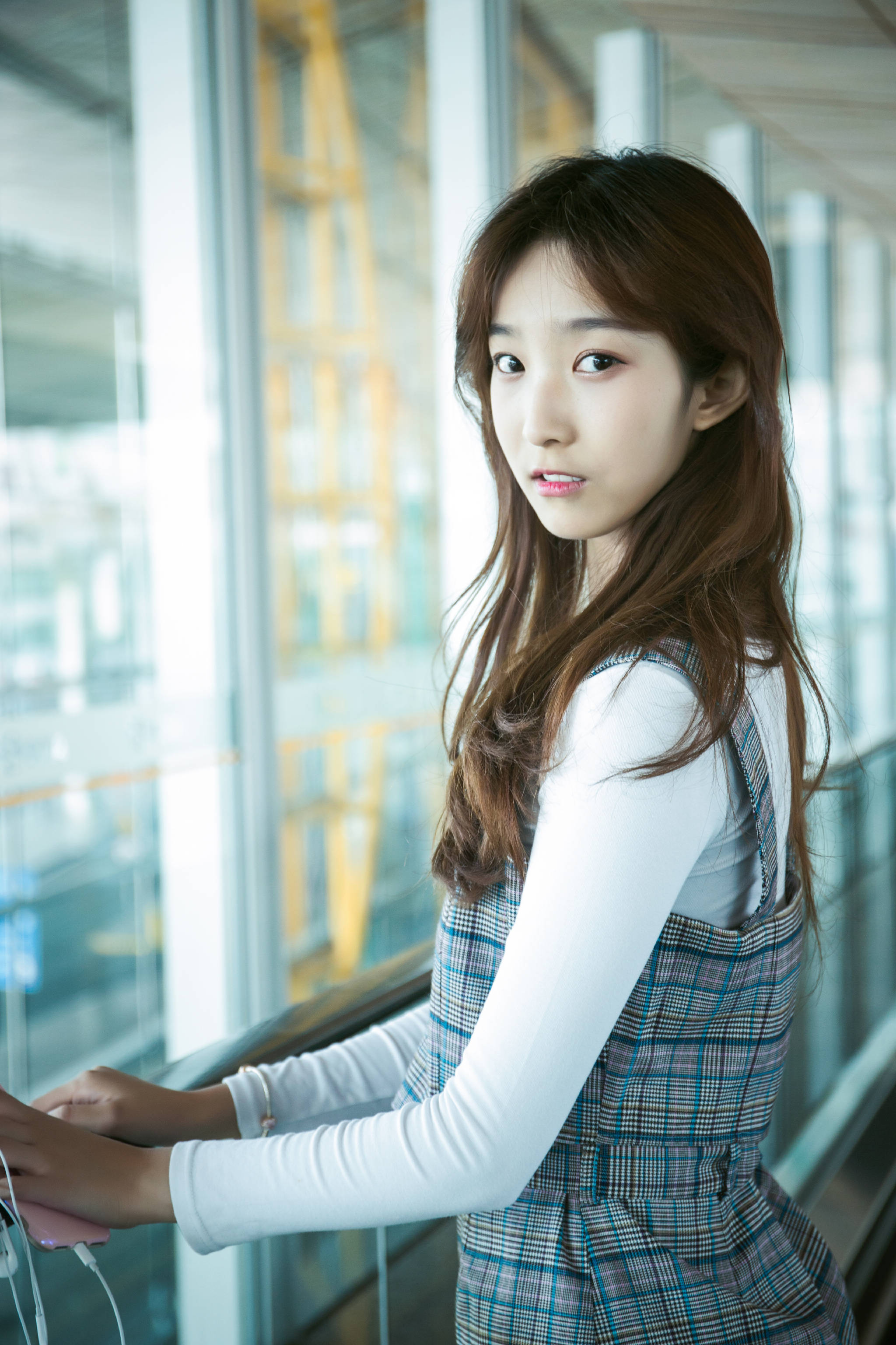  p>高颖浠,又名朵儿,2000年11月8日出生于北京市,中国内地流行乐女