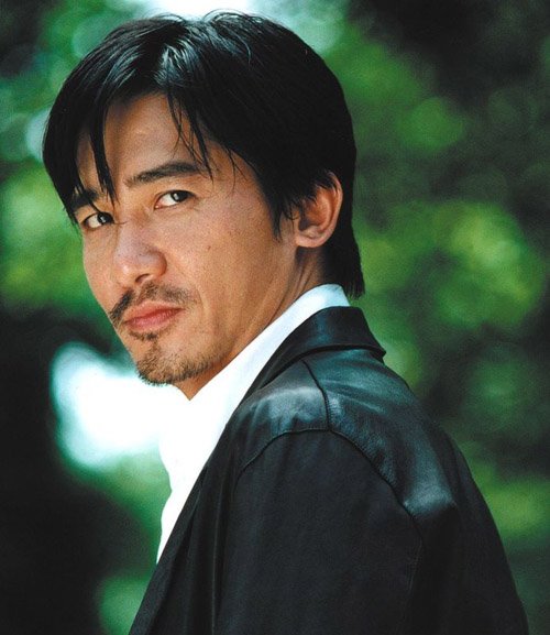  p>梁朝伟,1962年6月27日出生于中国香港,祖籍广东省台山市,华语影视