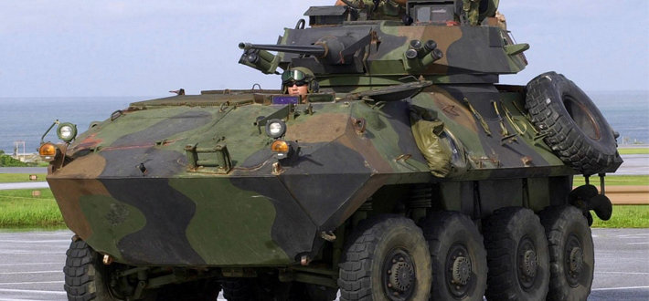 龙骑兵300装甲运输车