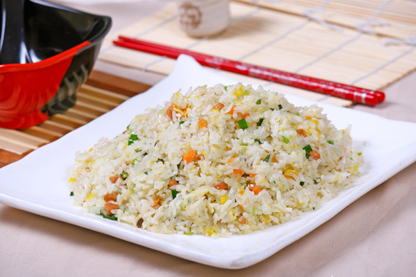  p>素炒饭是一道美食. /p>