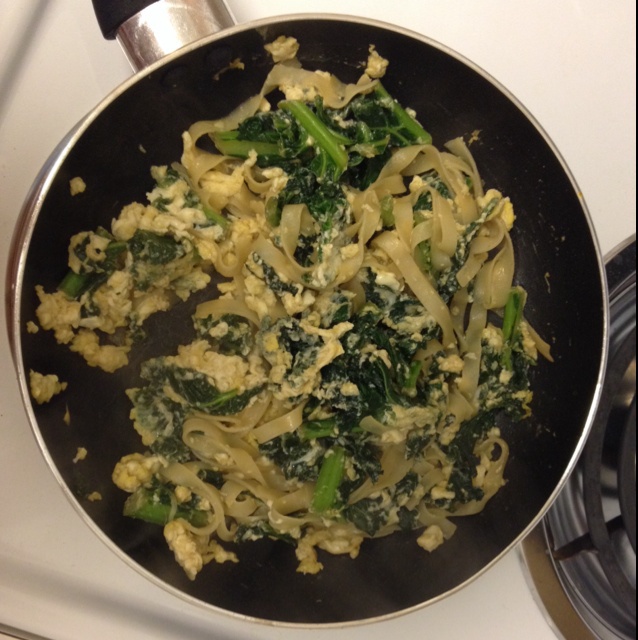  p>羽衣甘蓝炒蛋炒米粉是以鸡蛋,羽衣甘蓝为主料的食品. /p>