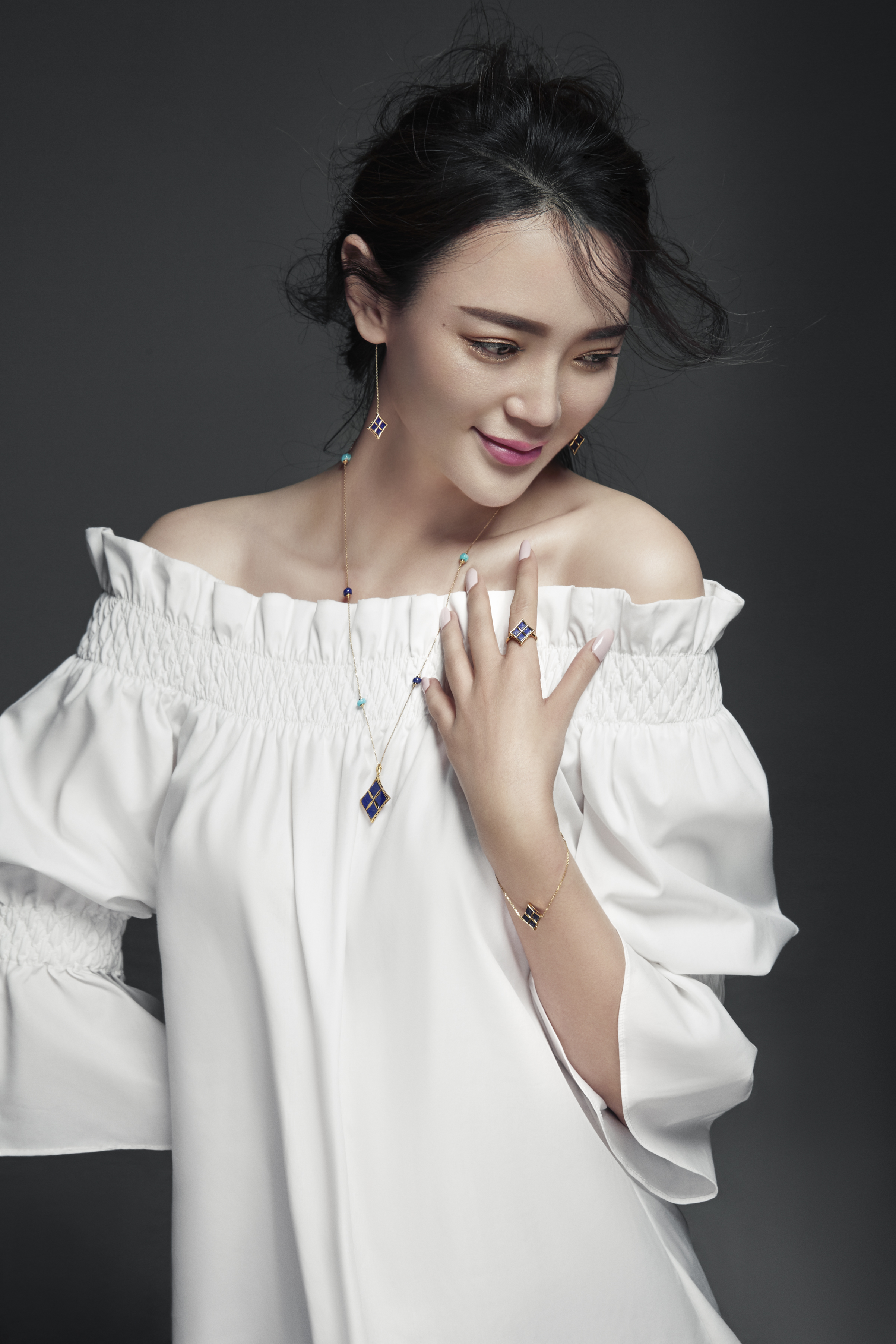  p data-id="go2344klxy">苏红,时尚媒体人,时尚投资人,曾就任时尚大