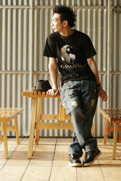 李灿森 /a>的表演不着痕迹,浑然天成,能适应各种角色,是香港年轻一代