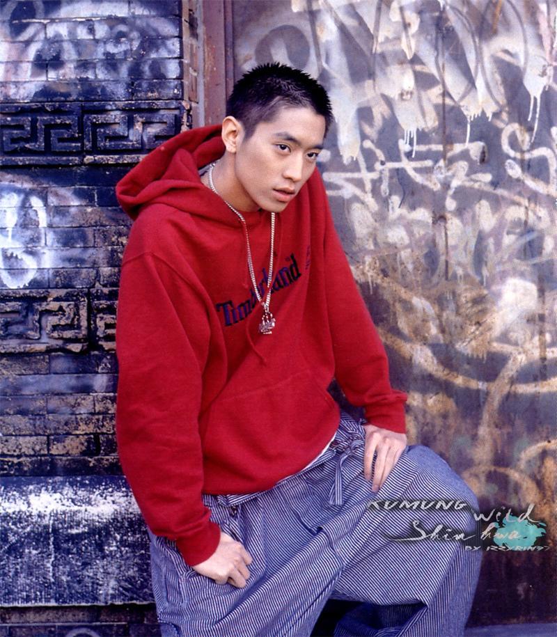 data-lemmaid="6849645">神话公司 /a>的韩国男子唱跳组合,由队长 a