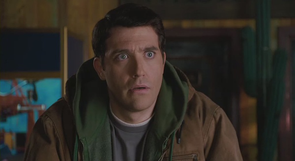  p>《惊声尖笑4》 i>(scary movie 4) /i>是由帝门影业制作公司发行的