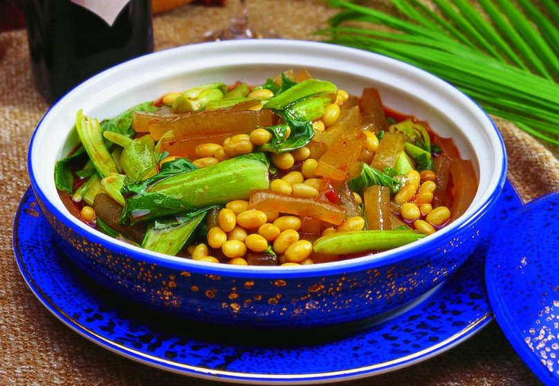  p>黄豆炖猪皮是 a href="#" data-lemmaid="747974">黄豆 /a>,猪皮等