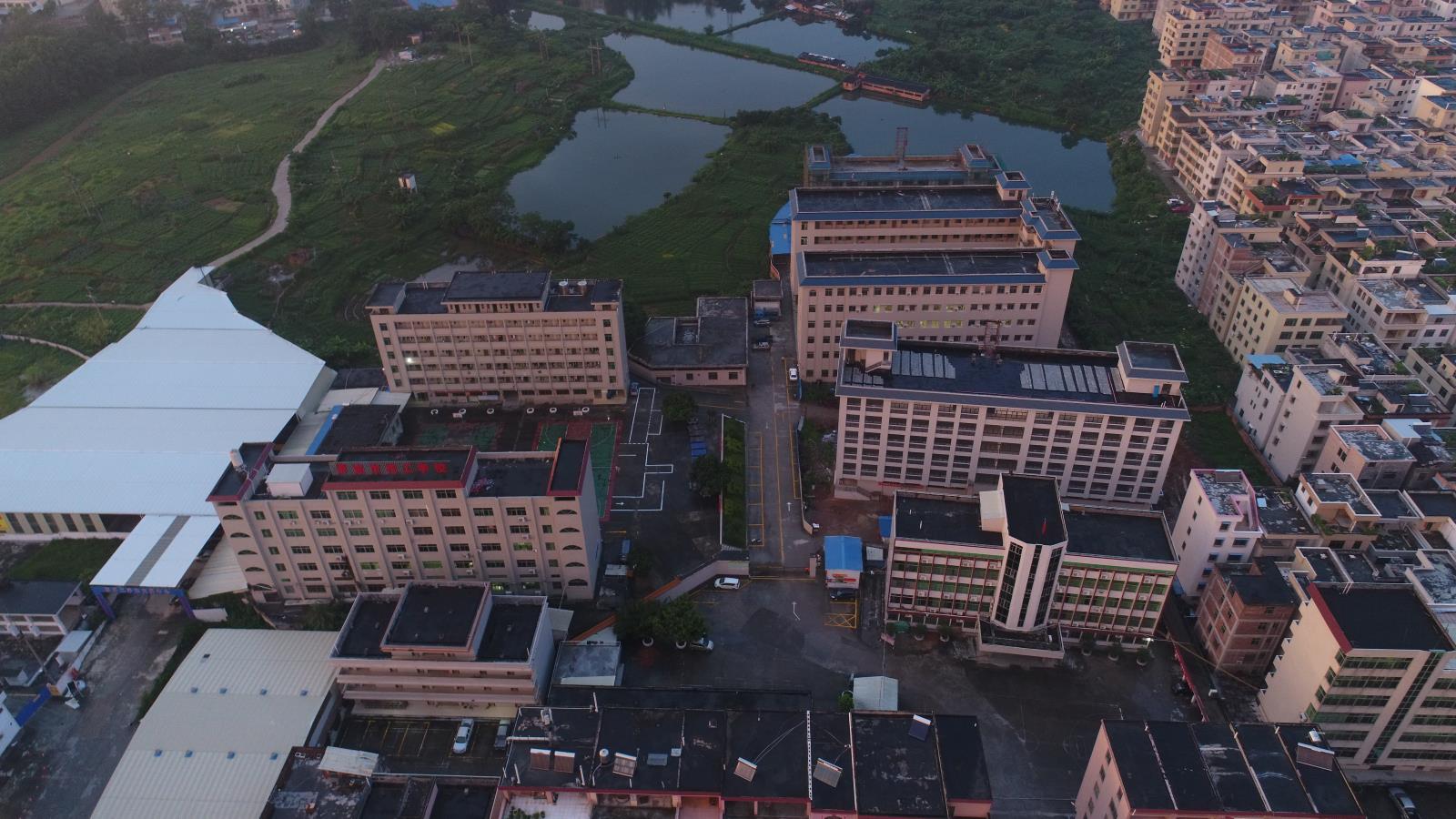 罗定市技工学校(罗定市职业技术培训学校)创办于1998年,坐落于历史