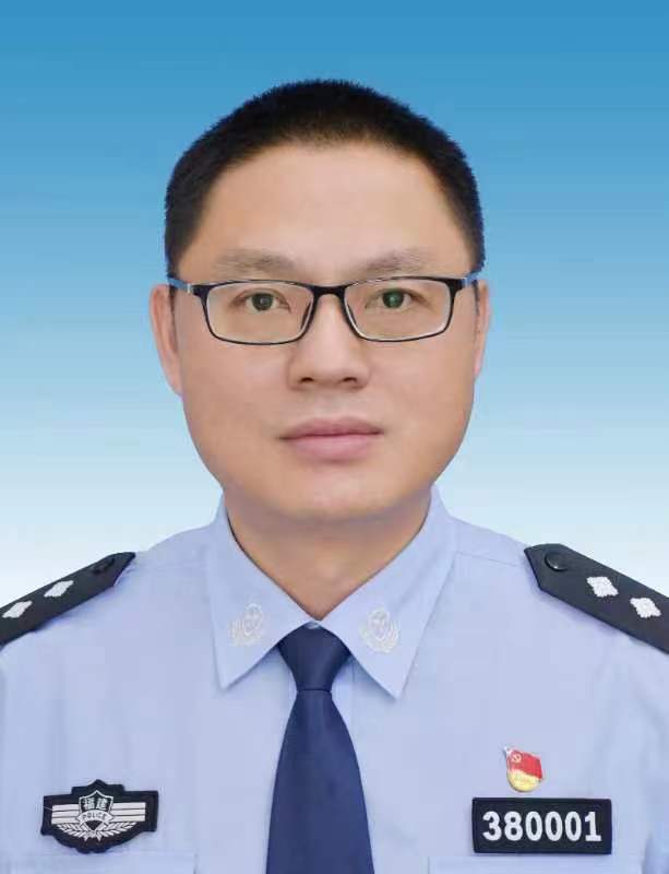  /p> p data-id="tfhlu9uhmmqm">现任漳州市平和县人民政府副县长,县