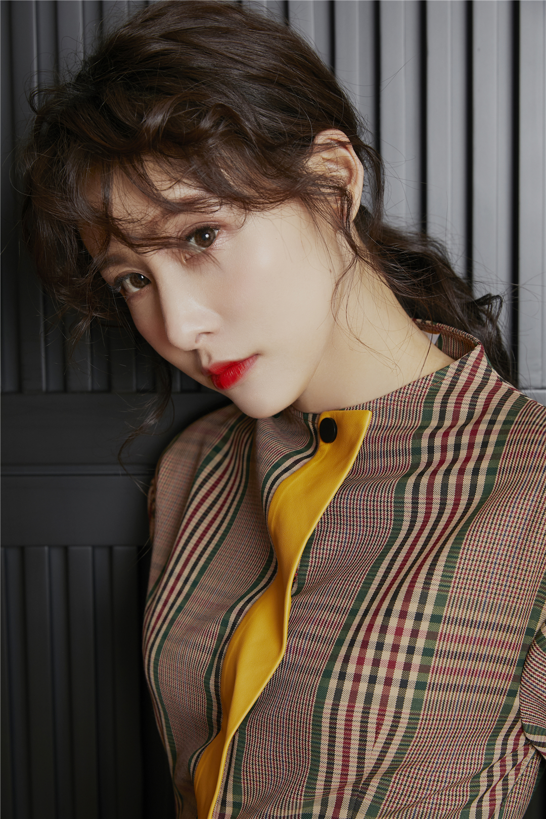  p>贾青,1986年11月2日出生于陕西省西安市,中国内地影视女演员,歌手