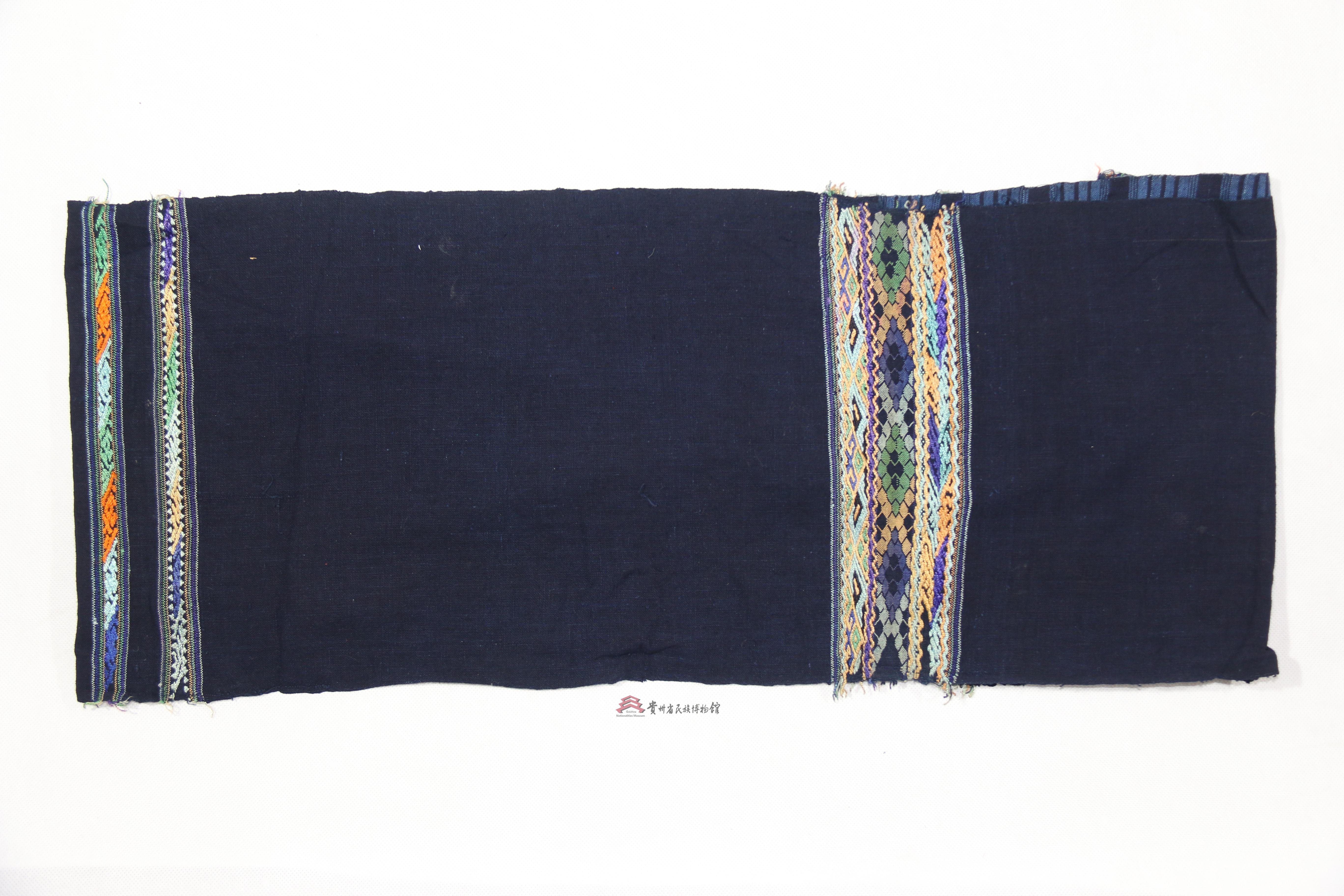 当代安顺布依族蜡染织锦头帕