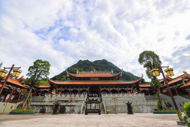 data-lemmaid="10662466">江津区 /a>四面山镇,距重庆中心城区,四川