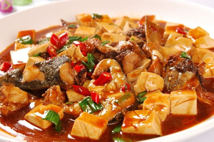 豆腐焖鲶鱼