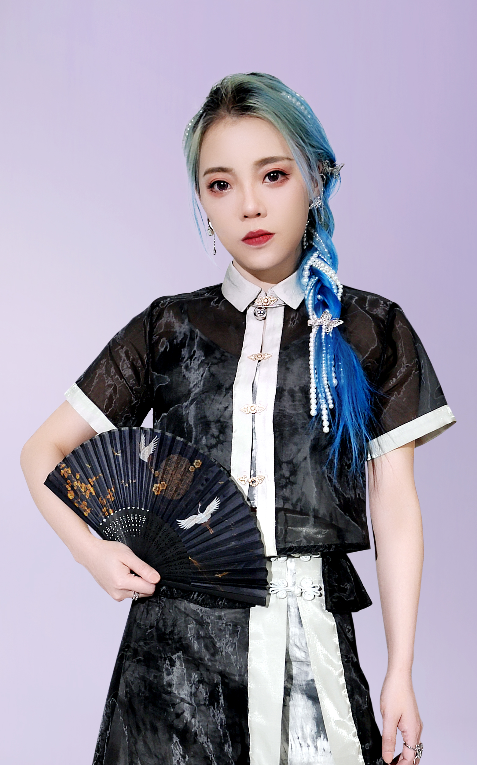  p data-id="gnbvkomscm">周典奥,出生于中国,中国内地女歌手,词曲