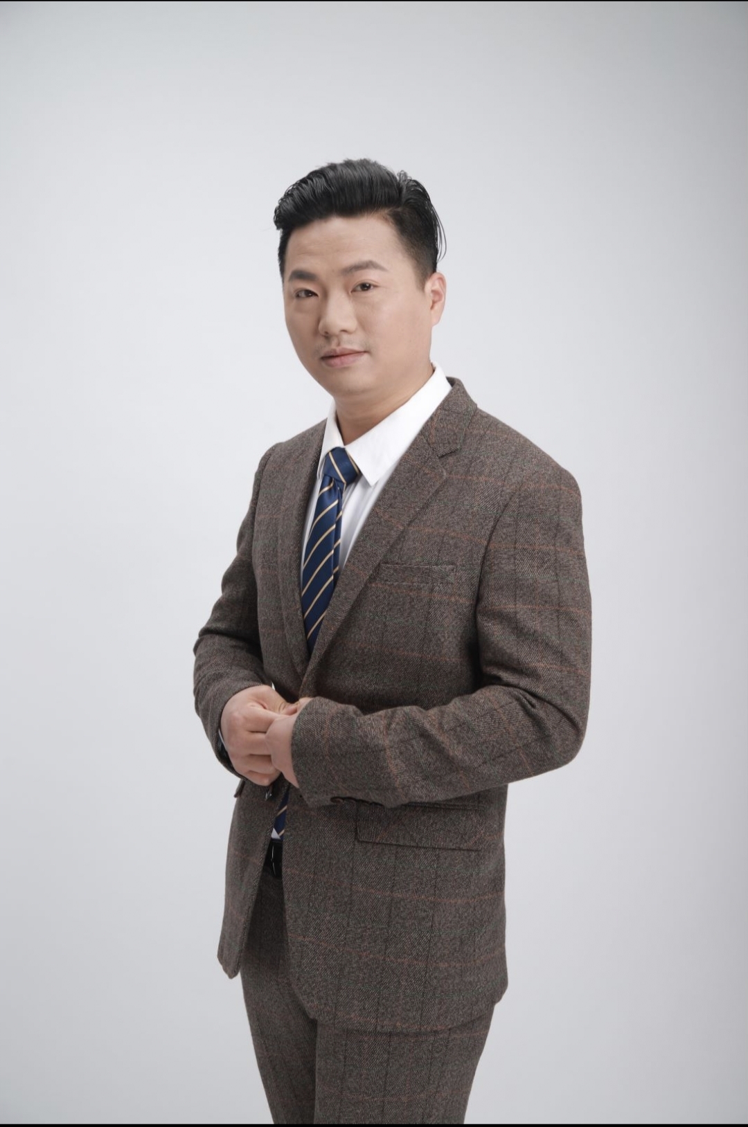  p>朱子龙,中国内地男演员,代表作《家和万事兴》. /p>