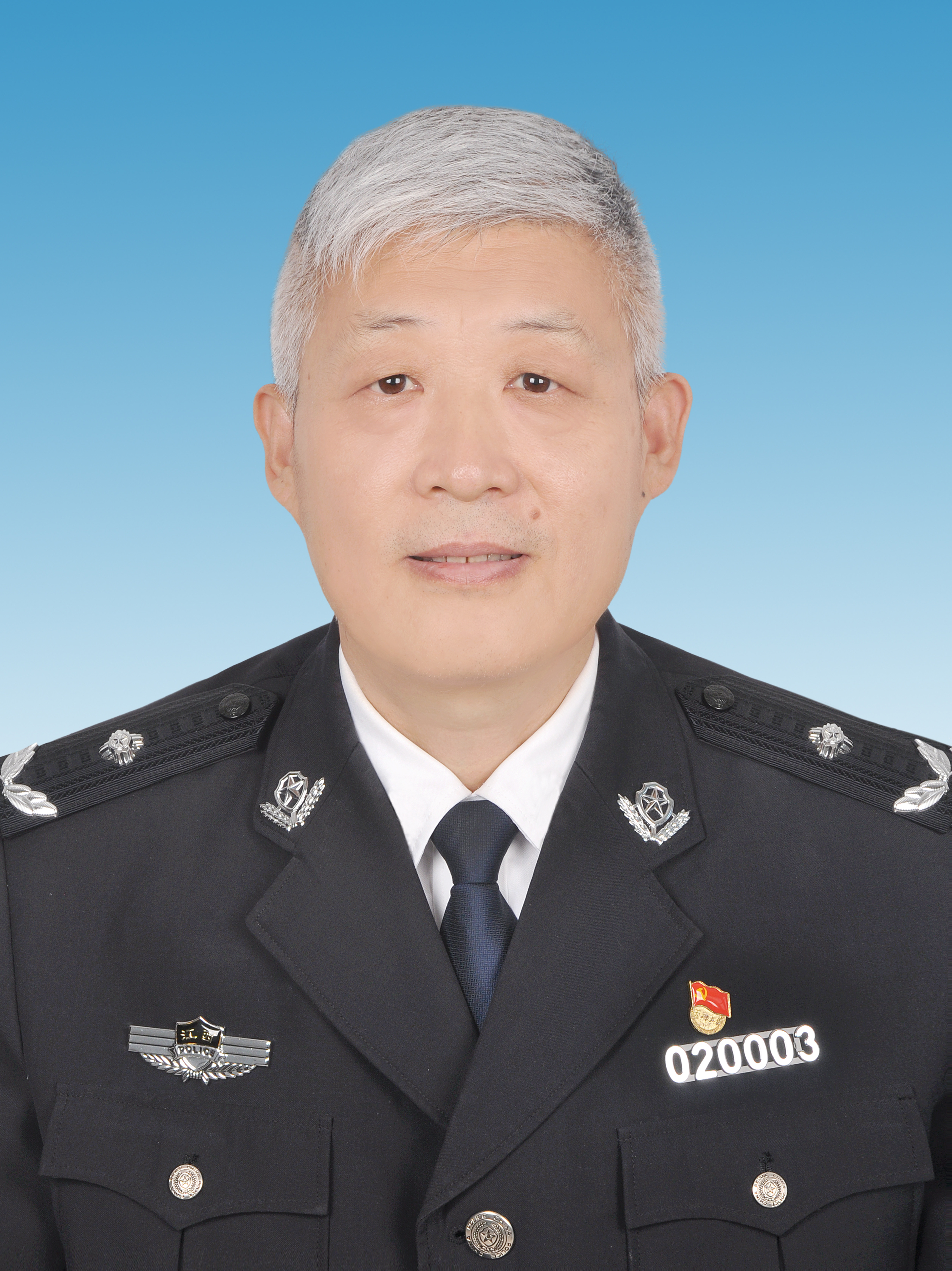 李彤