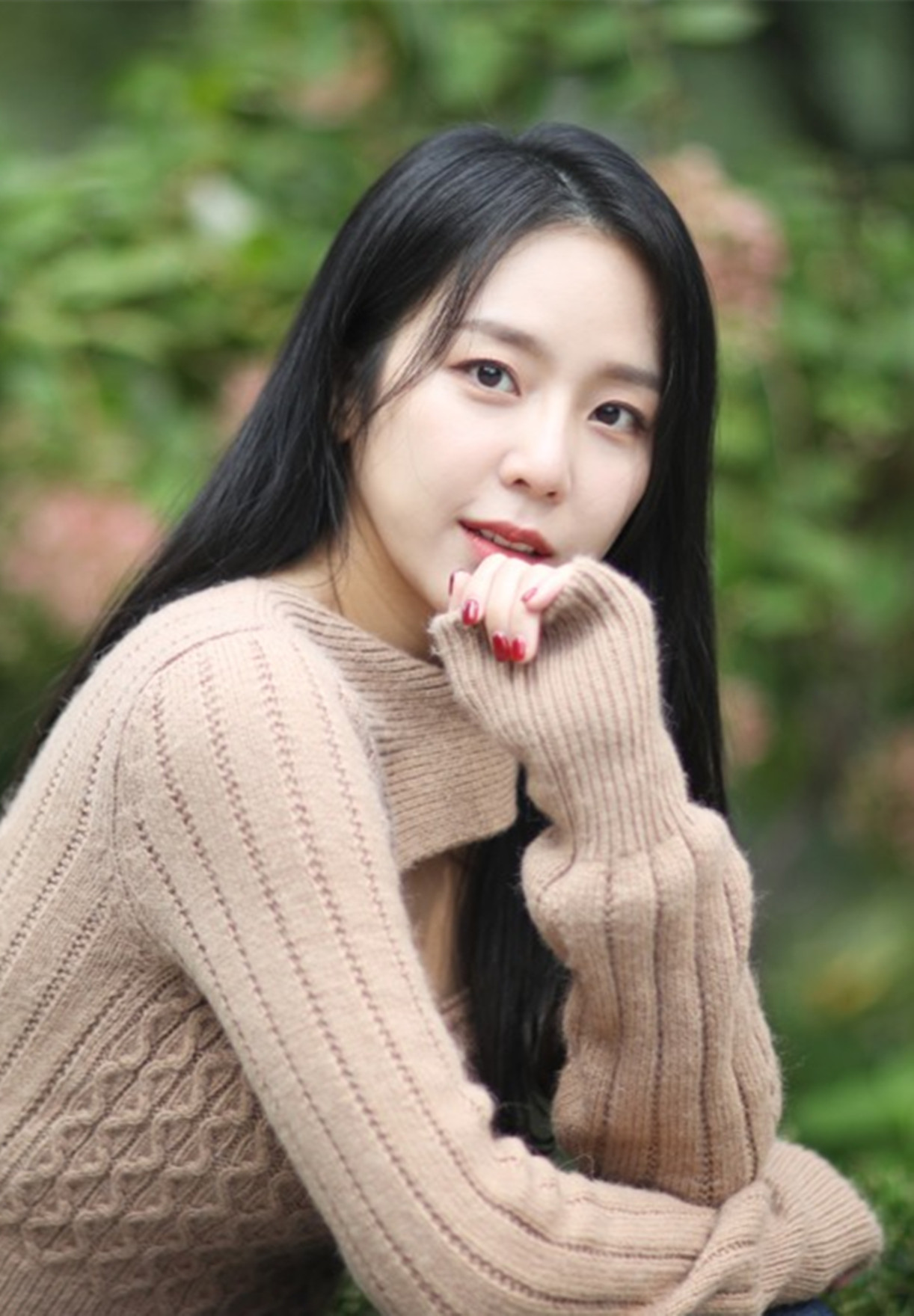 ="gnrztre6r2">金艺媛(         ,kimyewon),1989年12月5日出生于韩国