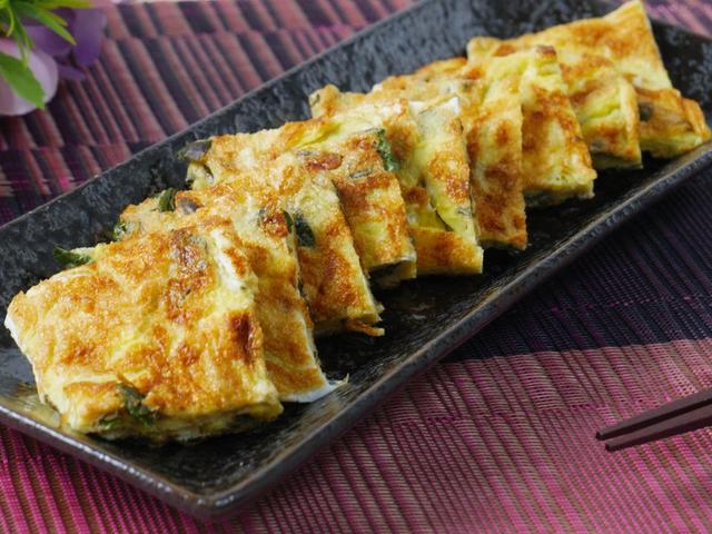 九层塔虾仁煎蛋饼