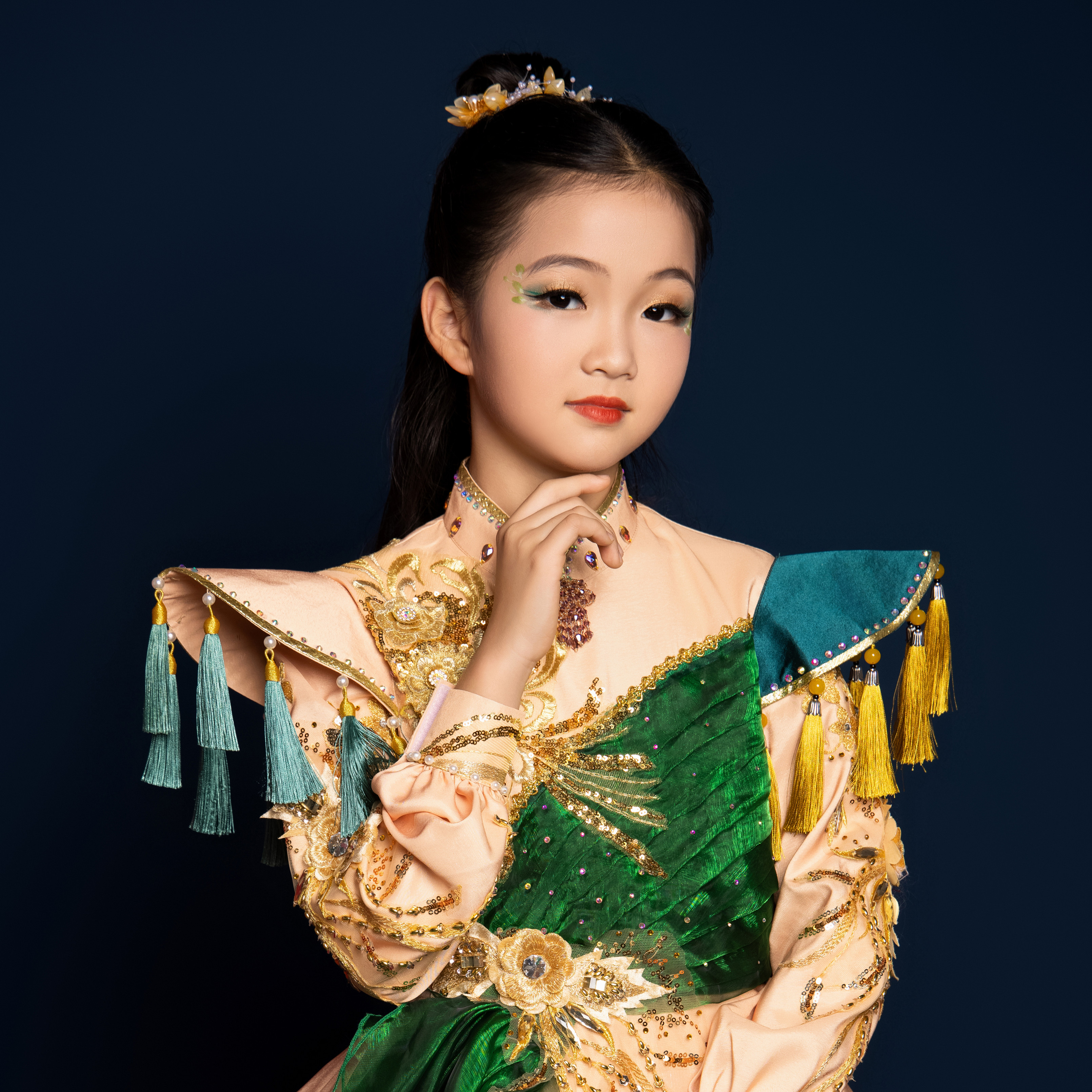 山水情》是由朱胜民作词,晓丹作曲,小歌手庄珂昕演唱的一首原创歌曲