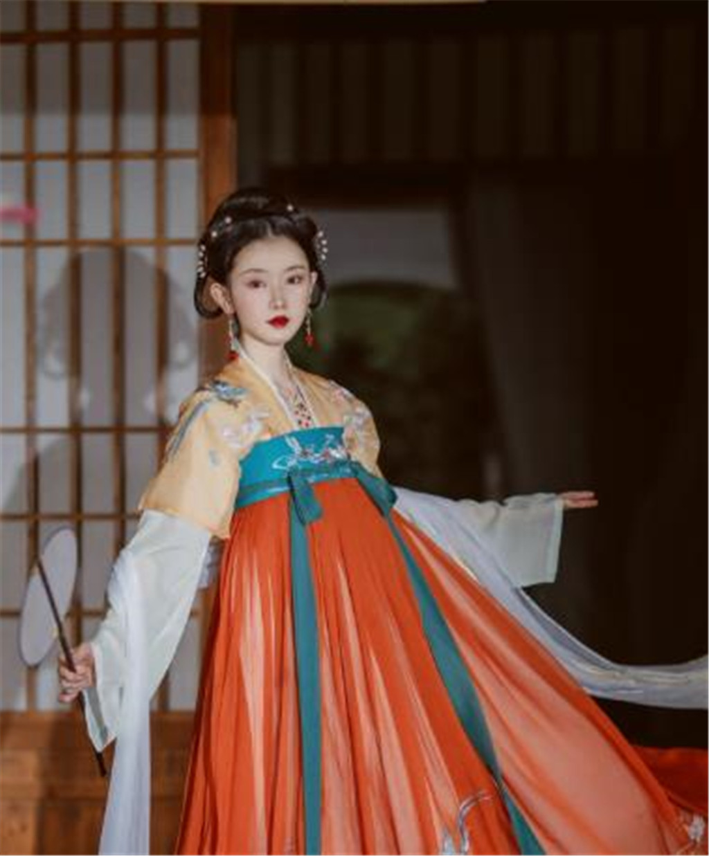 穿越种田：穿到粮食短缺的古代，女主：好在紫玉空间物资应有尽有_百科TA说