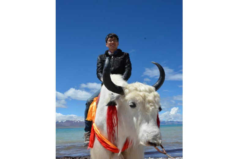  p>杨波,男,汉族,中国国籍, a target="_blank" href="/item/硕士