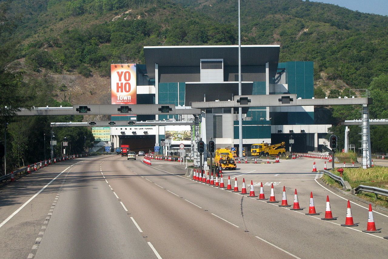  p>大榄隧道(英文:tai lam tunnel),简称榄隧,是香港一条双程三线分隔
