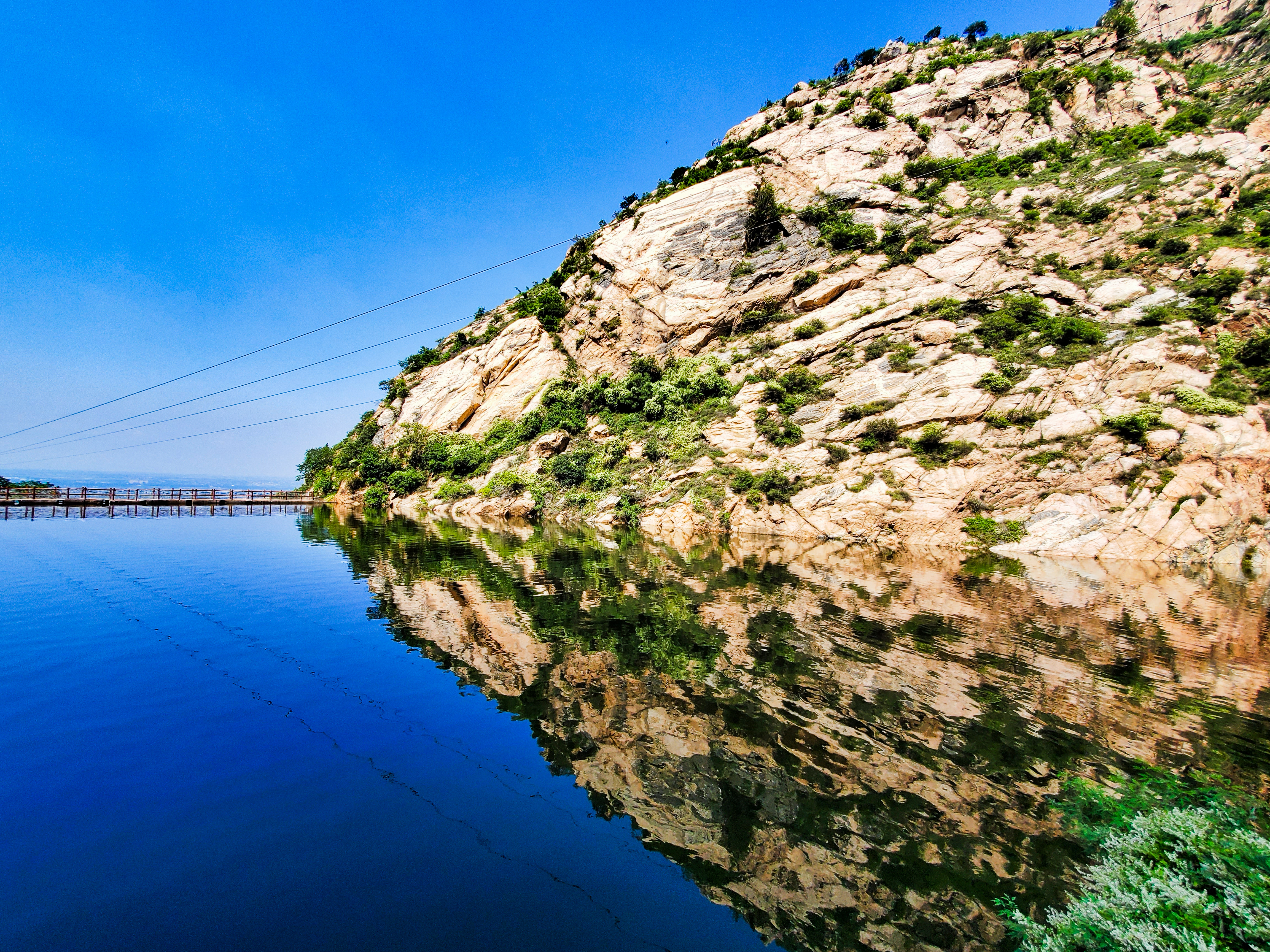  p data-id="gnwtt3zlrh">中条山神潭大峡谷景区是山西永济市东南方向