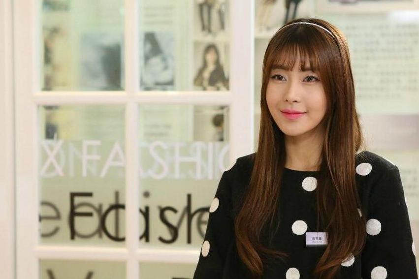 >玉蕙 ,电视剧《 a target="_blank" href="/item/拥抱幸福/18352627"