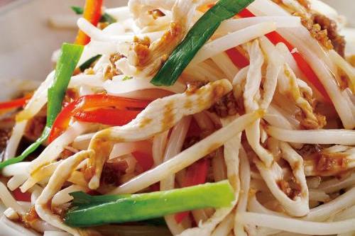 银芽炒鸡丝