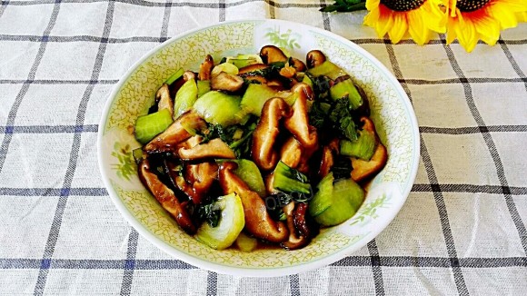 蚝油香菇油菜