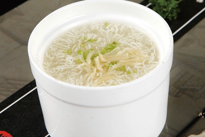 data-id="gnfa43colm">干贝银丝羹是一道传统的特色名菜,属于苏菜的汤